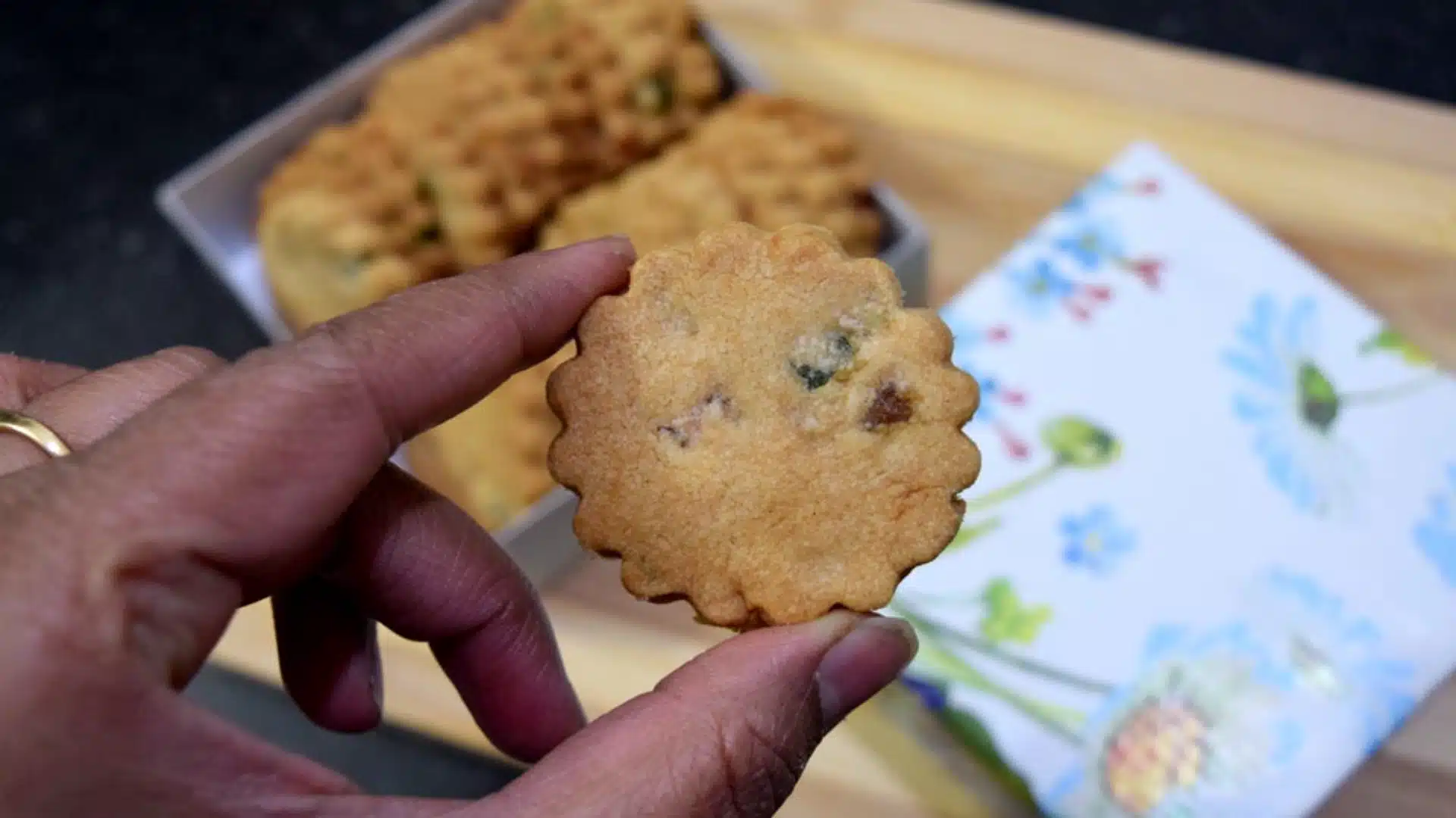 You are currently viewing No Oven? No Problem! Here’s How to Make Cookies Without Oven