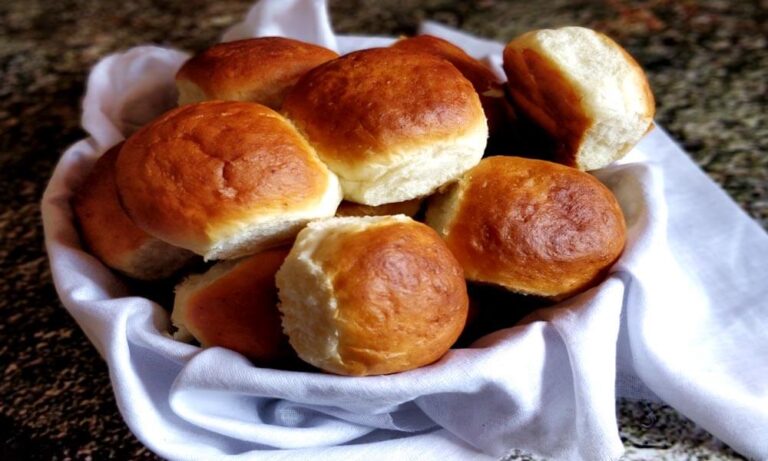 Read more about the article Homemade Pav Bun Recipe |How to make Pav at home