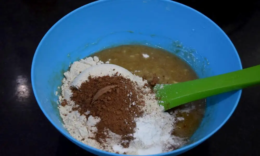 Eggless Banana Cake at Home