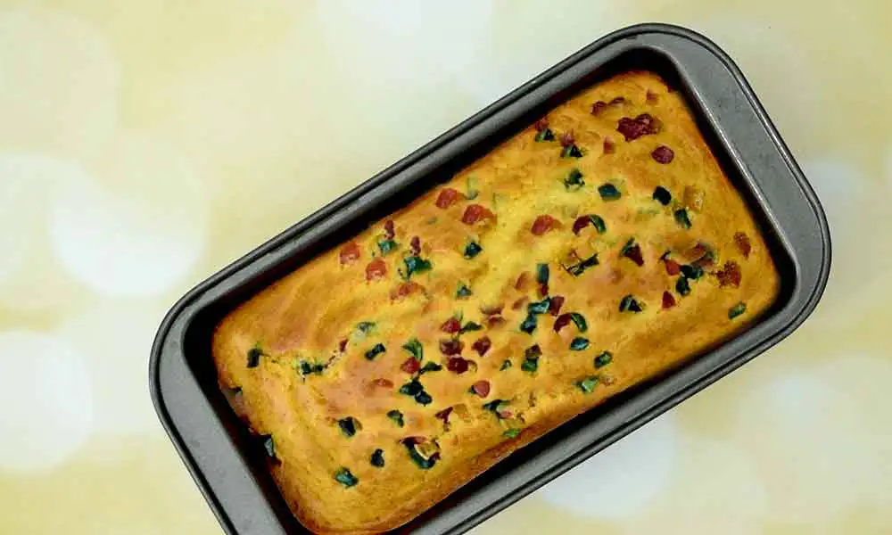 Tutti-Frutti-Cake-after-baking