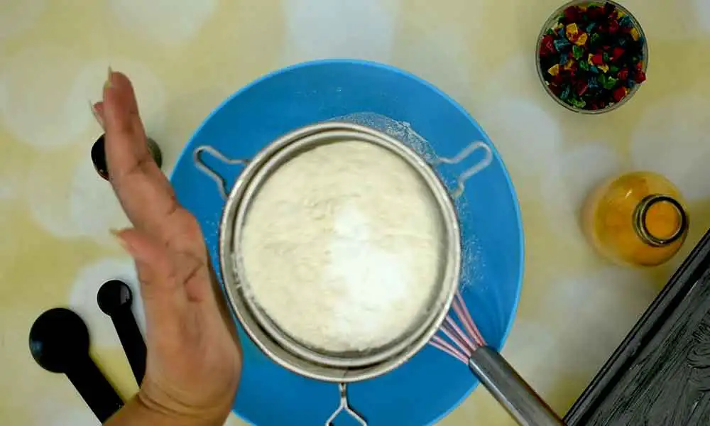 Tutti-Frutti-cake-dry-ingredients