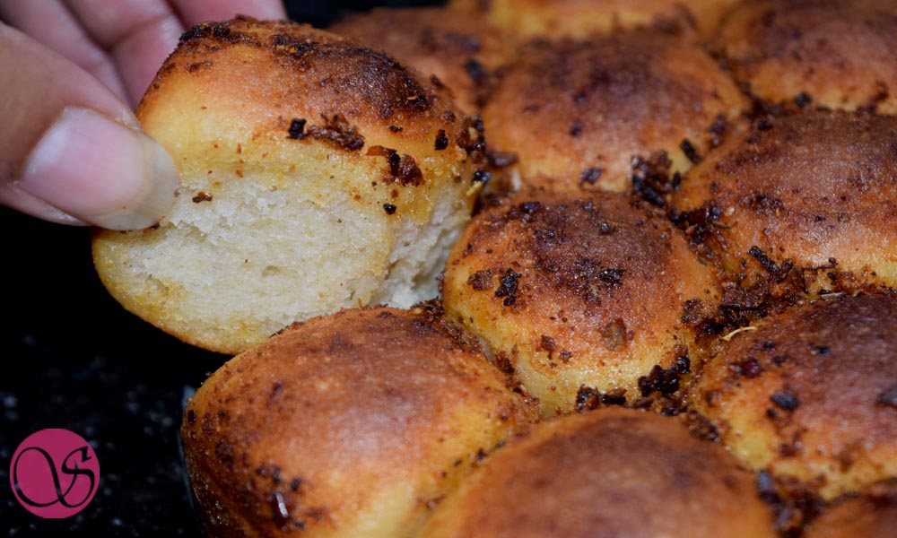 Baked spicy pull apart bread Baked spicy pull apart bread